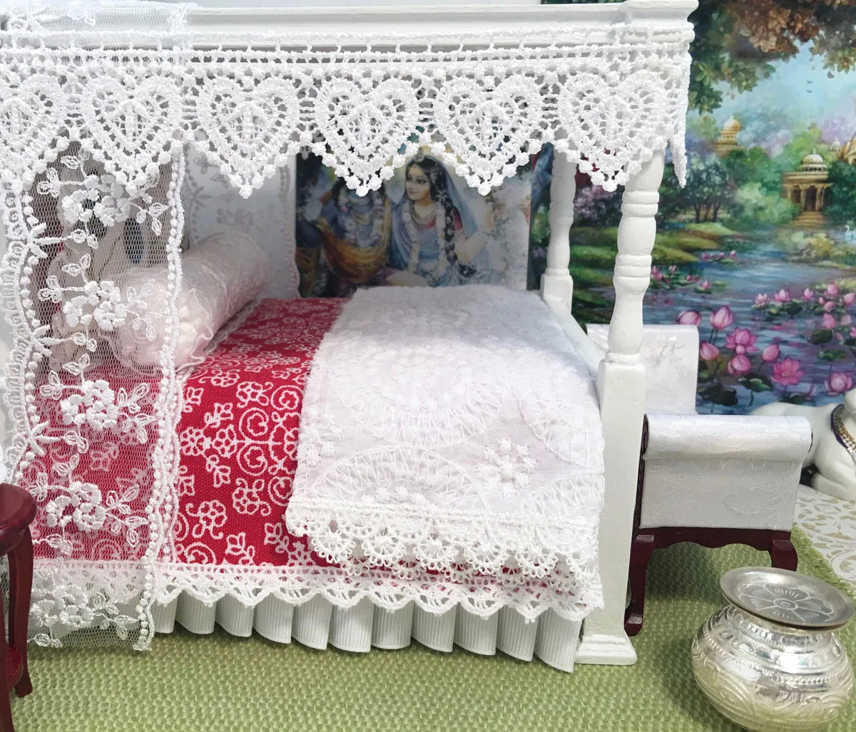 Queen-White Krishna Prema Canopy Bed