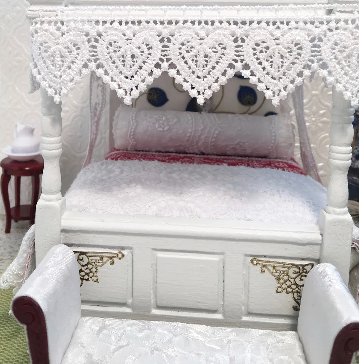 Queen-White Krishna Prema Canopy Bed