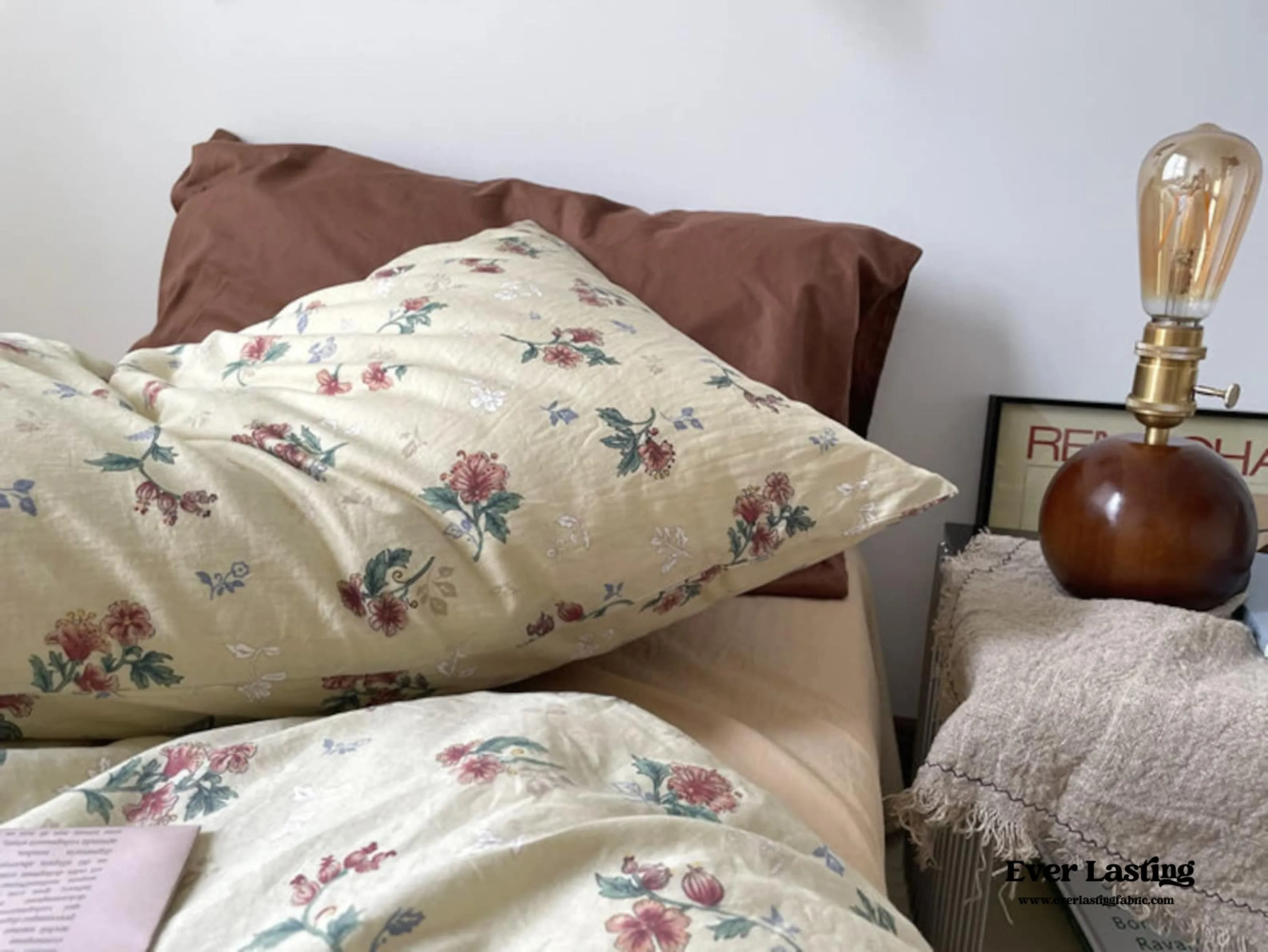 Vintage Inspired Floral Duvet Cover / Brown   Beige