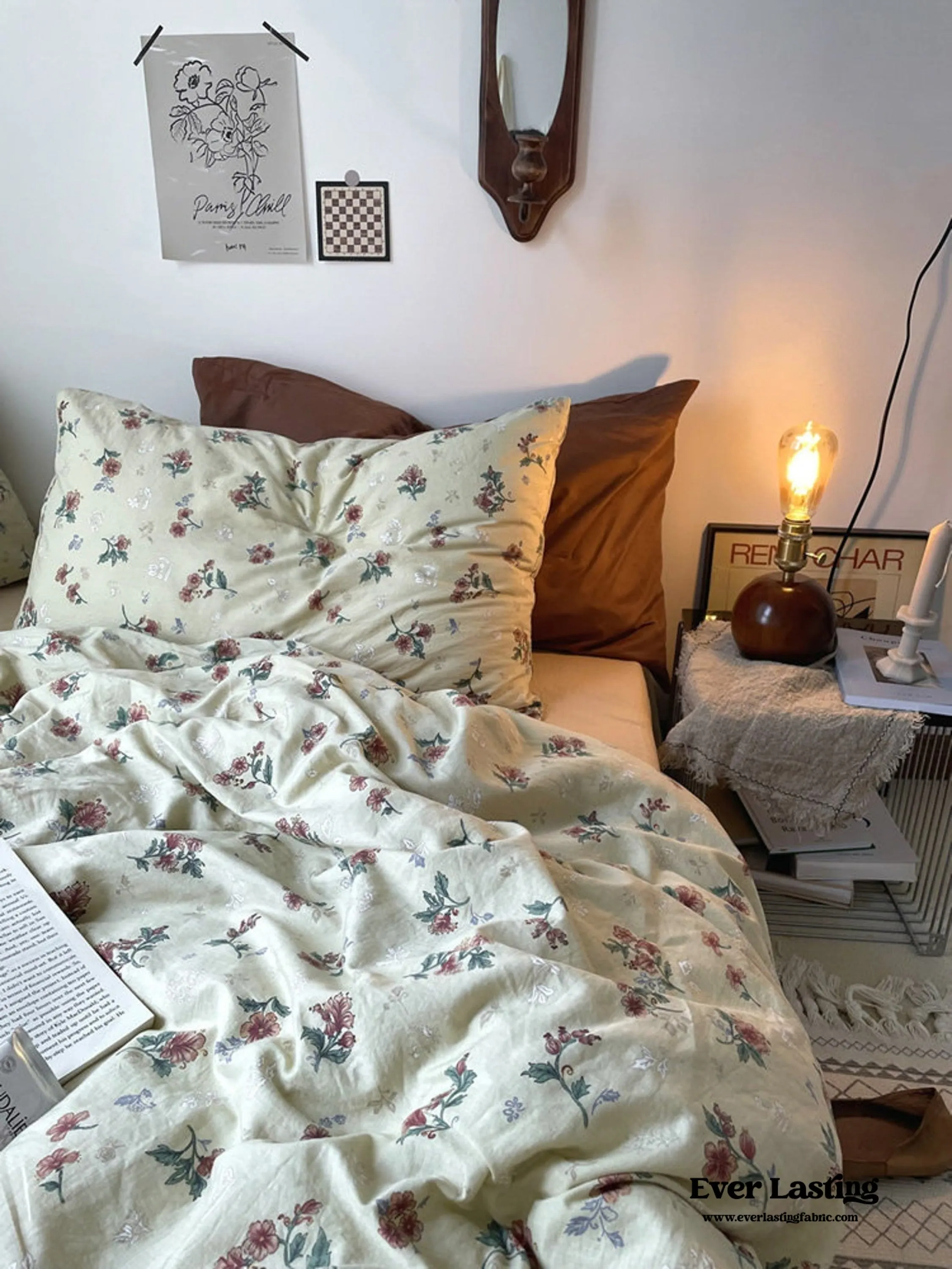 Vintage Inspired Floral Duvet Cover / Brown   Beige